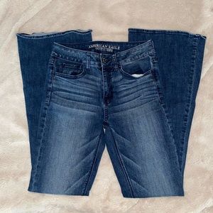 AEO NWOT High-Rise Artist Jeans- Size 2 Regular